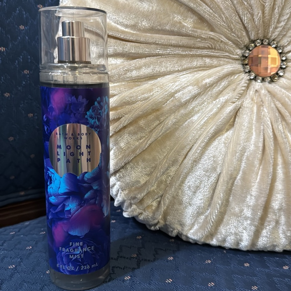 BATH & BODY WORKS SET. . . MOON LIGHT PATH SCENT - Picture 3 of 6